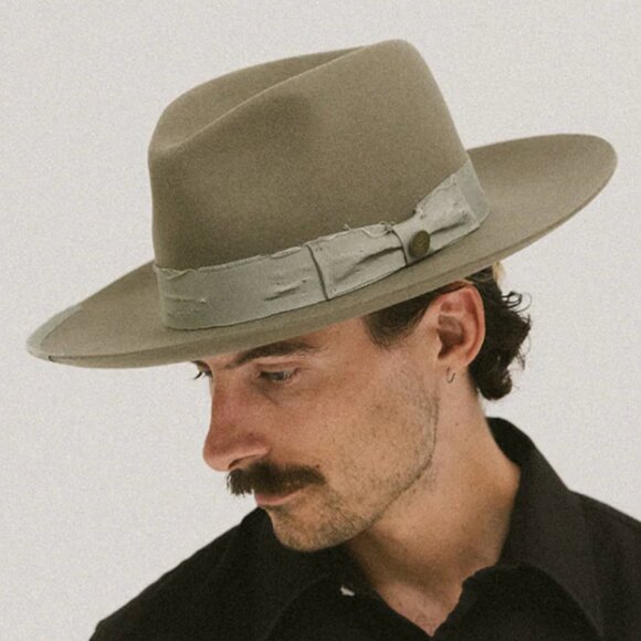 Two Roads Hat Co Delmar Distressed Fedora Size 59Large Olive 100% Wool - Picture 1 of 15